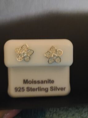 Sterling Silver Moissanite Flower Stud Earrings - Silver